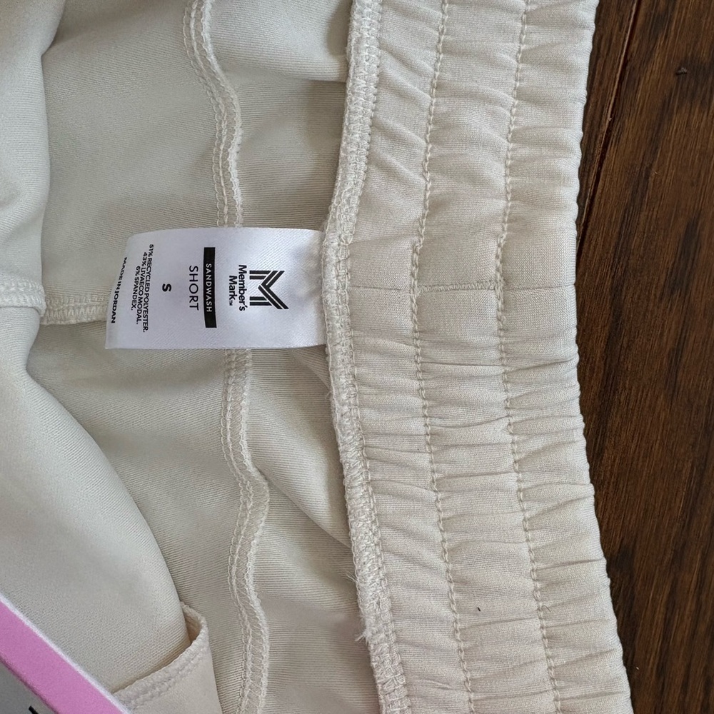 Women's Cream Shorts - Picture 3 of 4